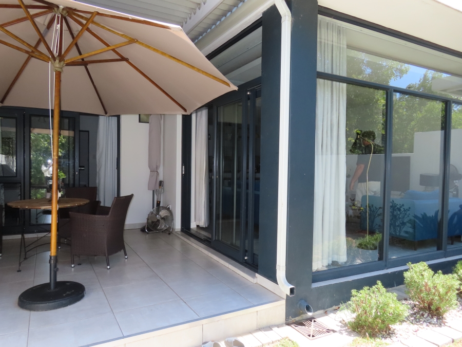 To Let 3 Bedroom Property for Rent in Paardevlei Western Cape
